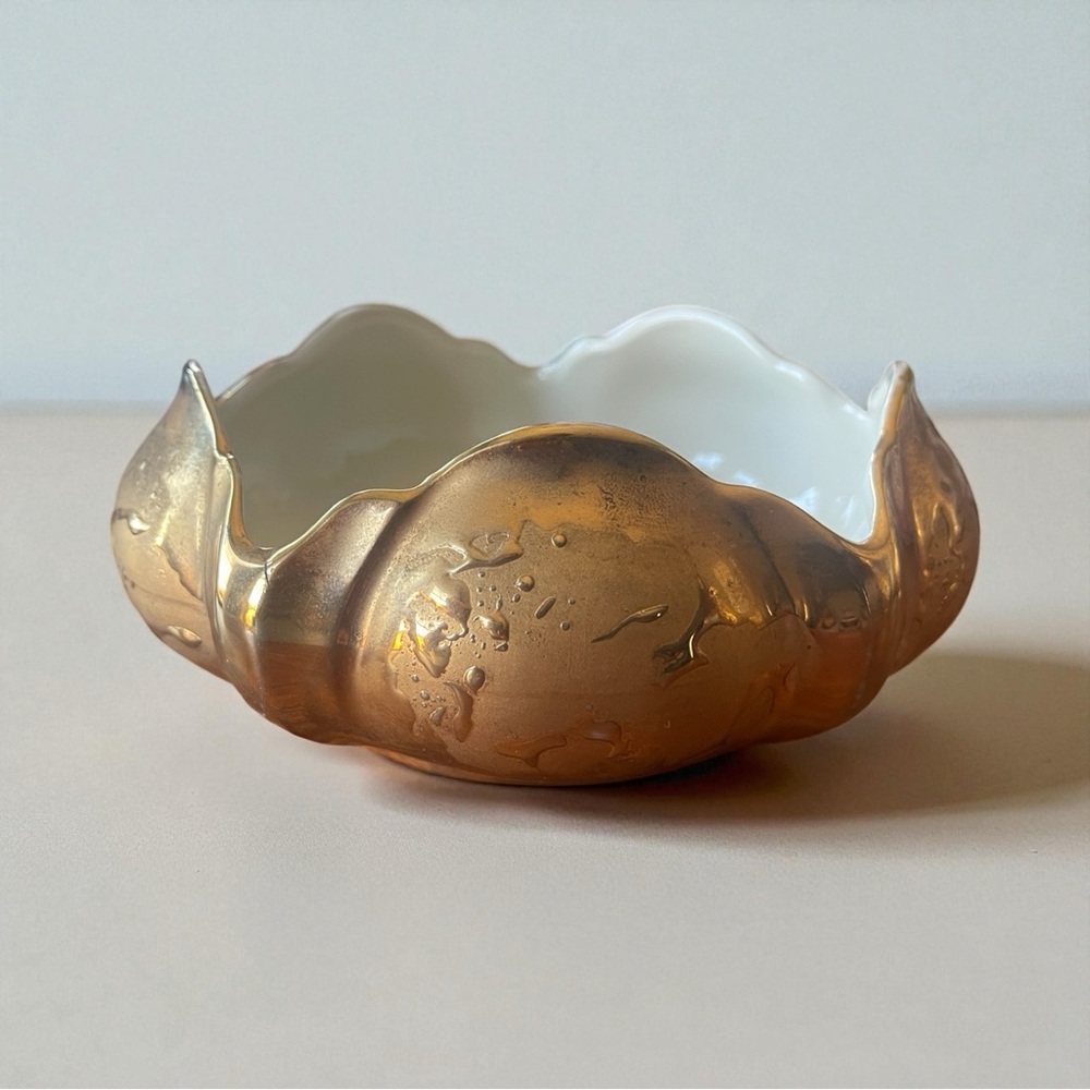 Vtg Kass China Co Weeping Bowl Gold 22K Drip Glaze Scalloped Rim MCM Centerpiece - Picture 6 of 7